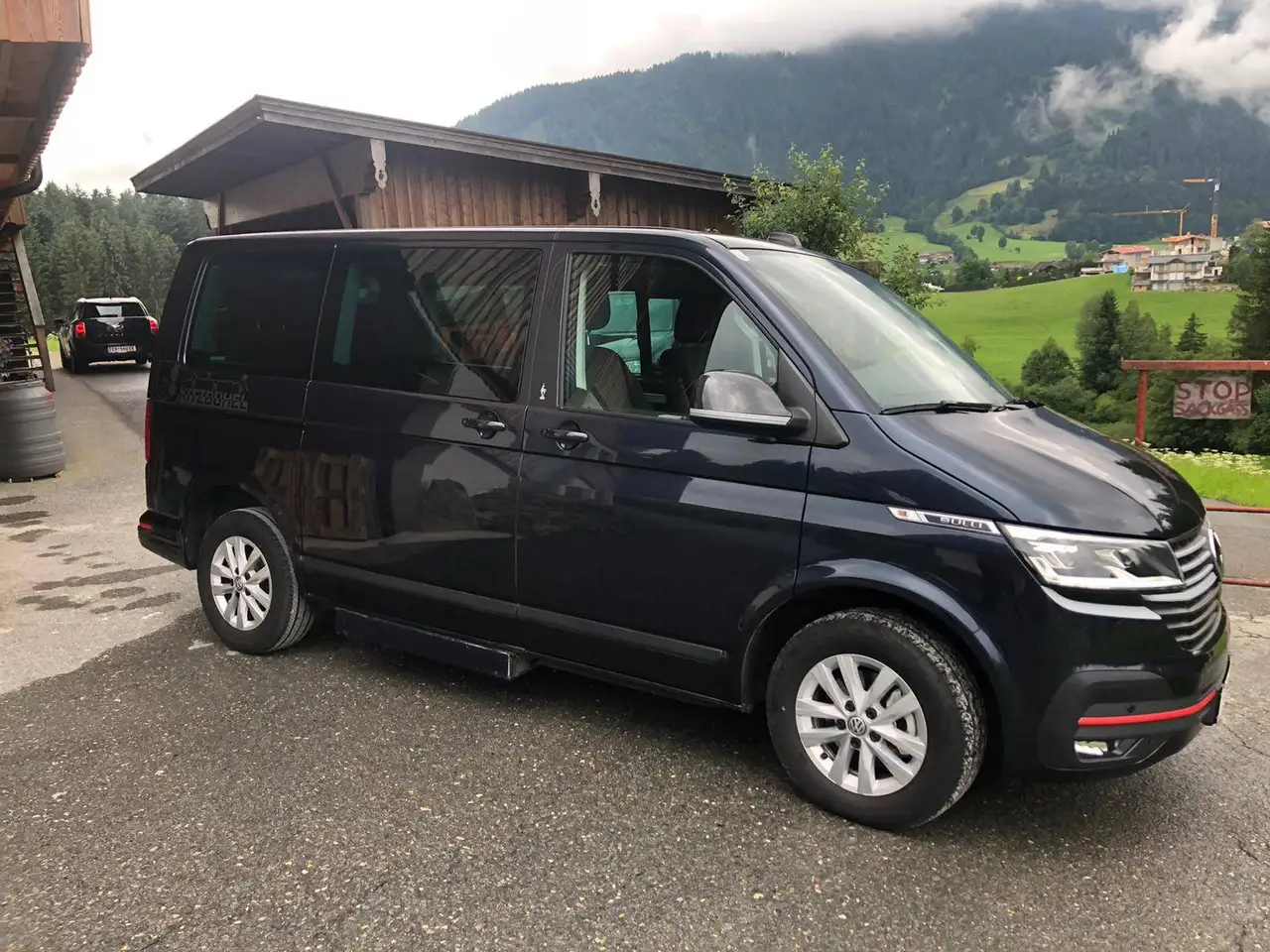 Volkswagen T6.1 Multivan Trentline — photo 1 of 5