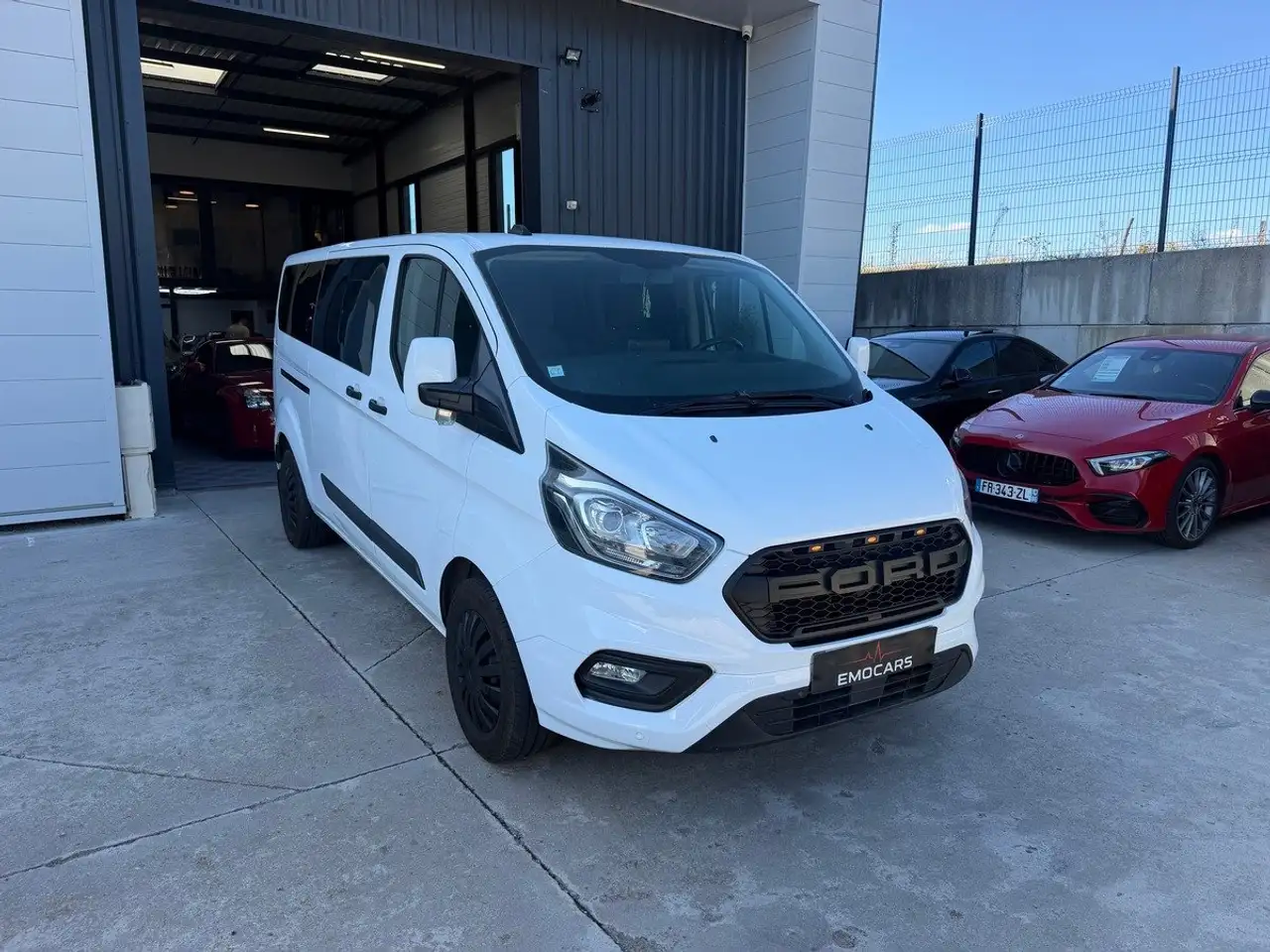 Ford Transit CUSTOM 2.0 ECOBLUE 130 CH - 9 PLACES - ATTELAGE — photo 1 of 30