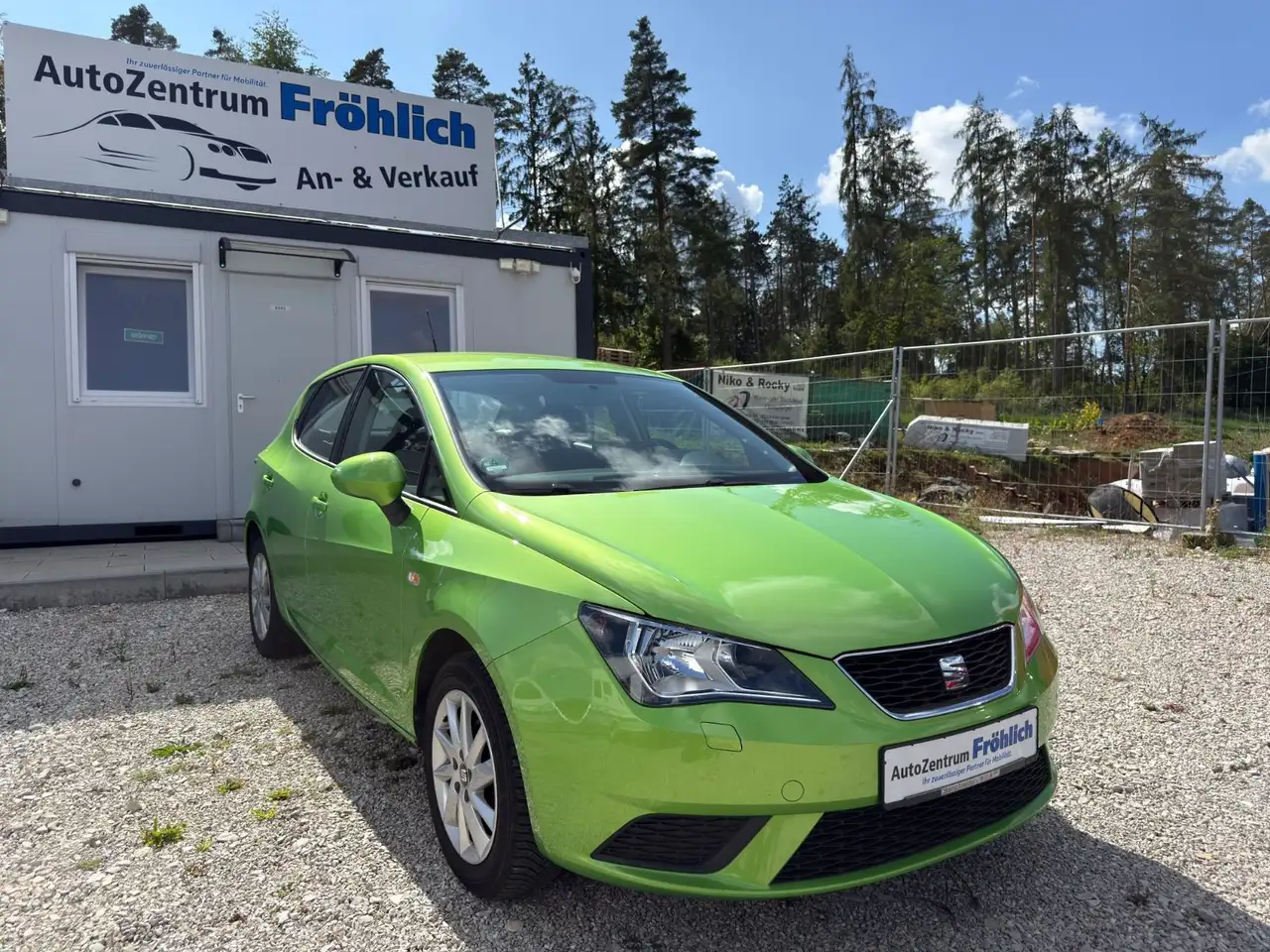 SEAT Ibiza Style Salsa *Navigation*4-Türer*Klima* — photo 1 of 10
