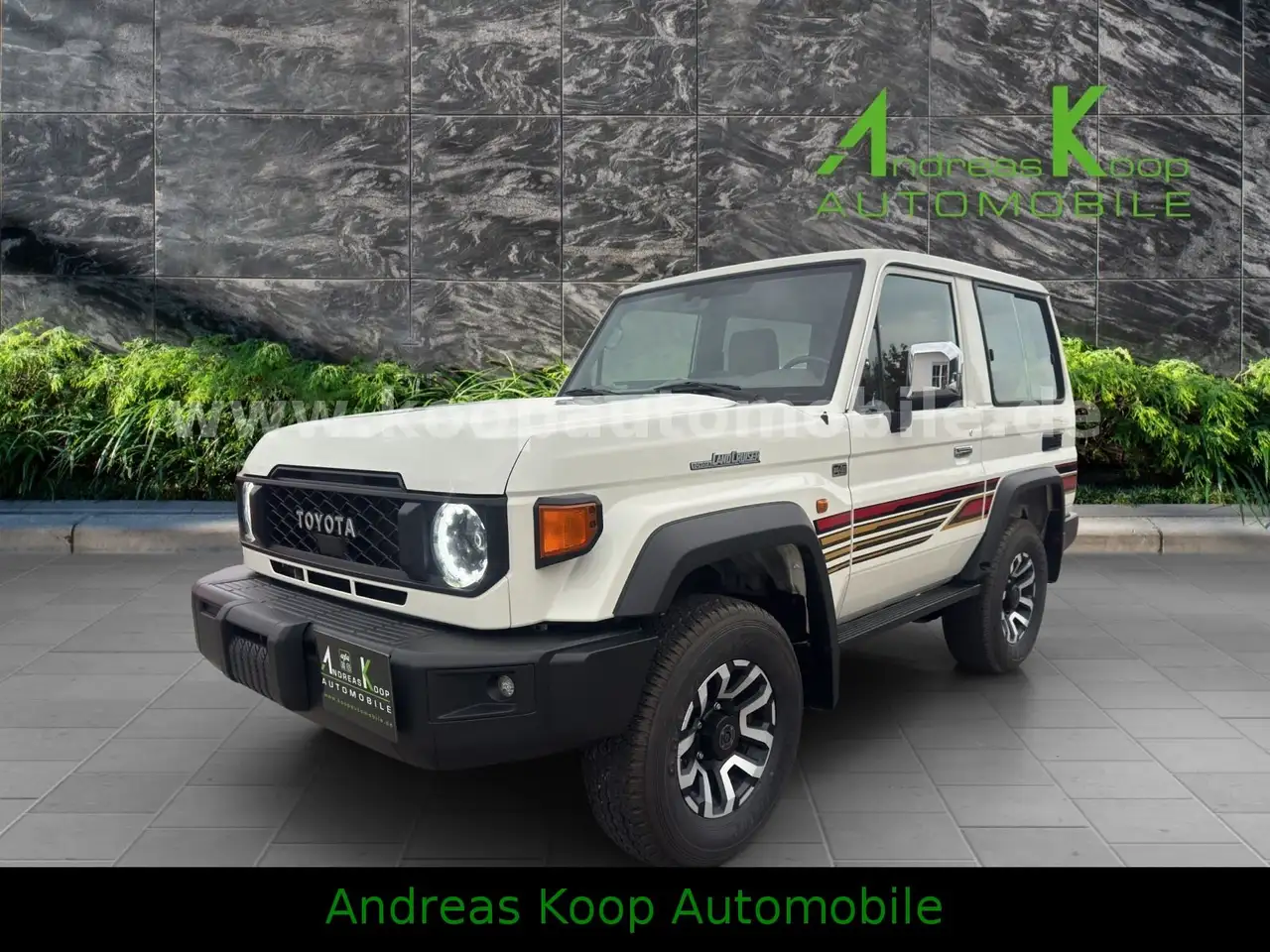 Toyota Land Cruiser GRJ 71 LX-Z Autom LED Leder SOFORT — photo 1 of 17