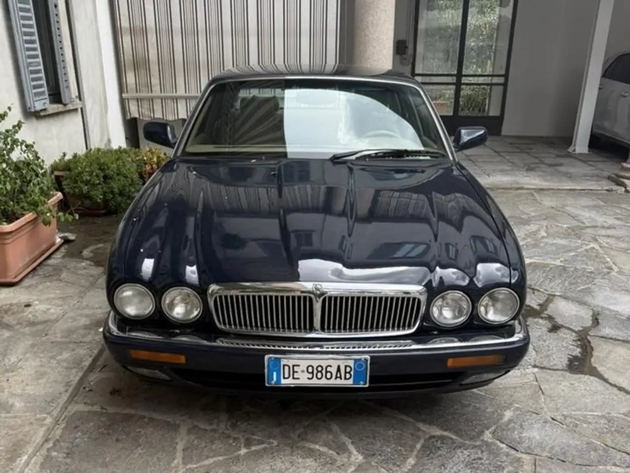 Jaguar XJ6 XJ6 1986 4.0 cat. — photo 1 of 5