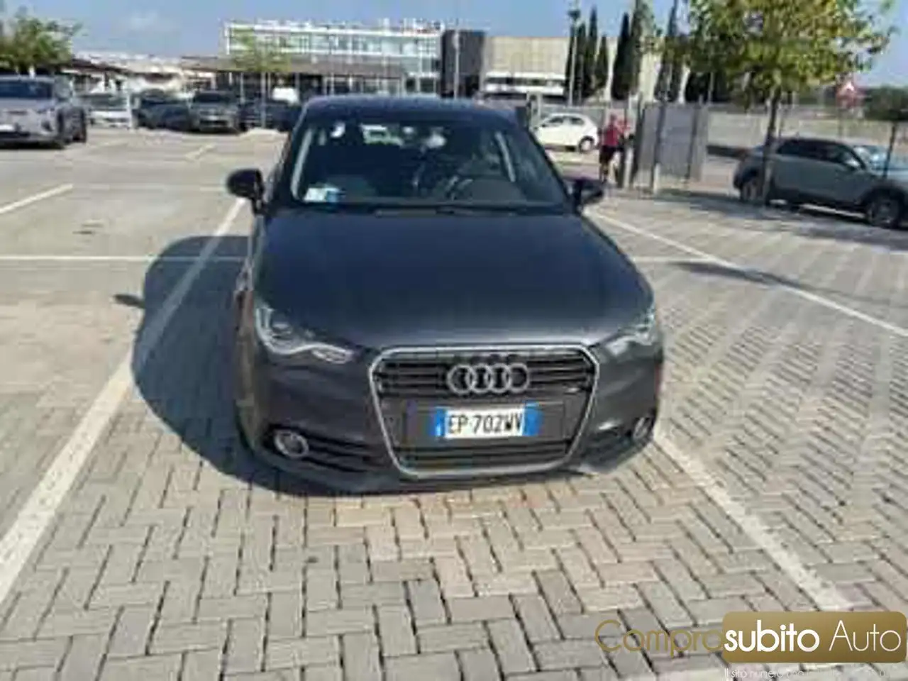 Audi A1 SPB 1.6 TDI S tronic Attraction — photo 1 of 6