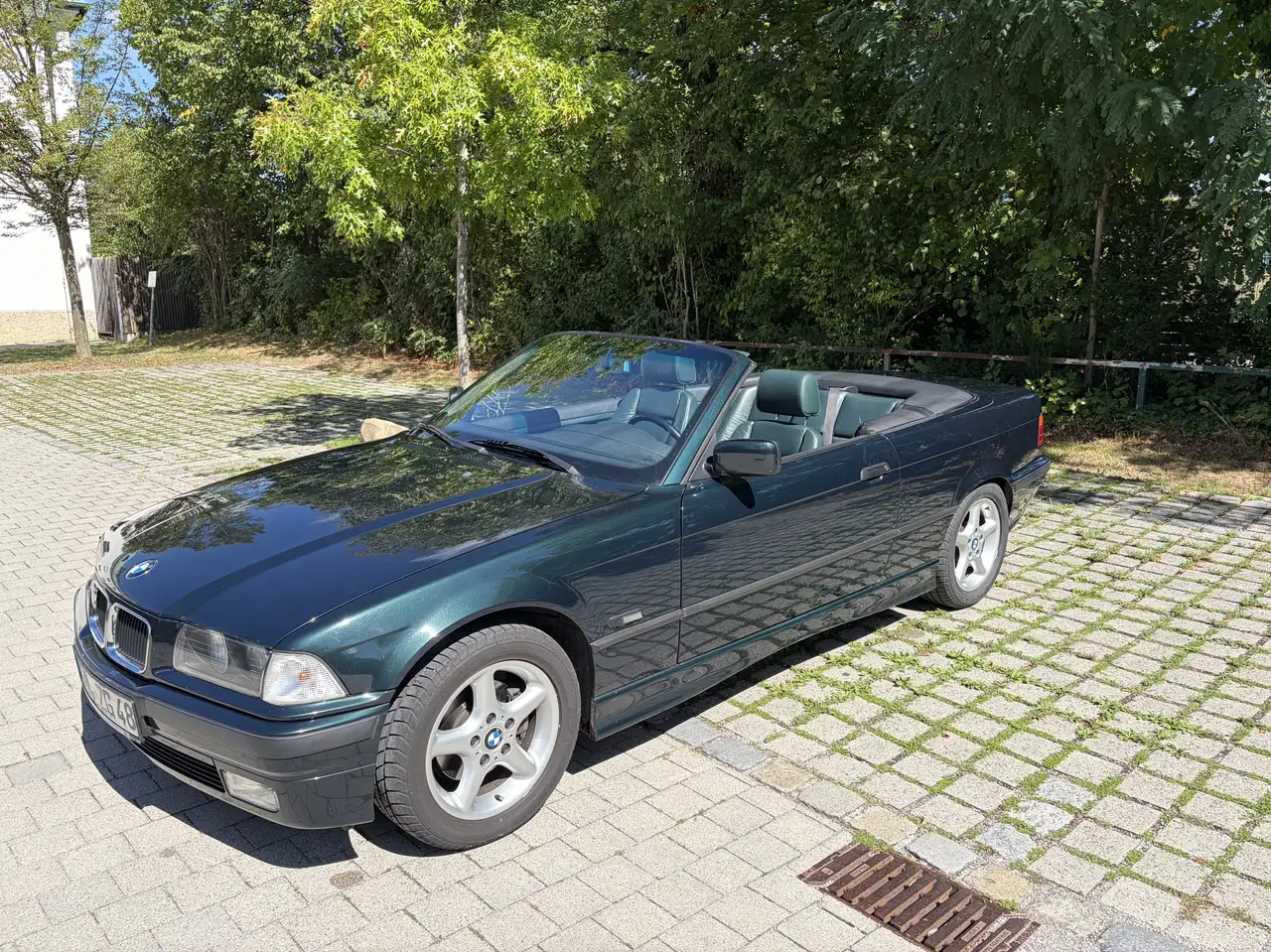 BMW 325 325i Cabrio E36 / Rarität / Grün & Grün — photo 1 of 15