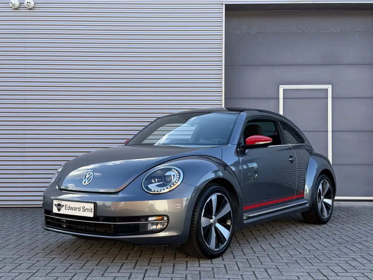 Volkswagen Beetle 1.2 TSI Club I Navi I Clima I PDC — photo 1 of 26