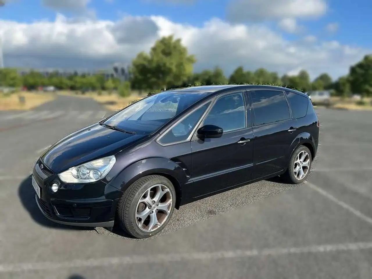Ford S-Max 2.0TDCi Titanium — photo 1 of 11