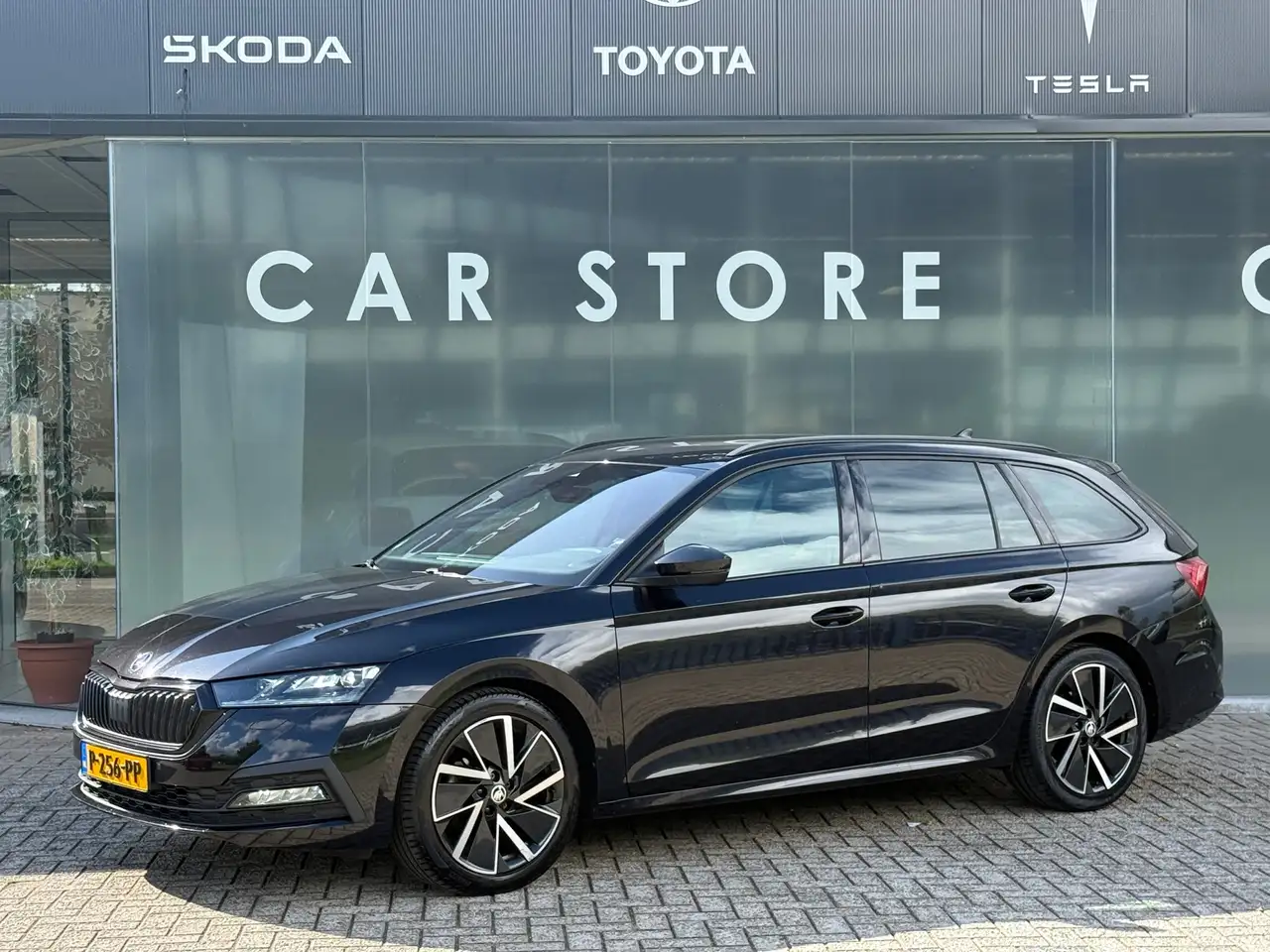 Skoda Octavia Combi 1.5 e-TSI 150pk BNS Plus ACC|Carplay|Sportst — photo 1 of 34