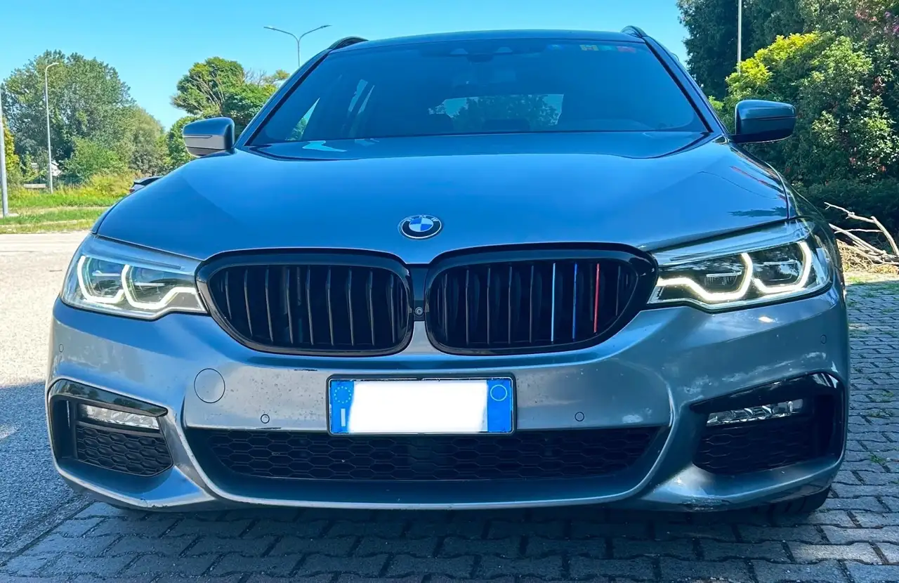 BMW 520 520d Touring Msport — photo 1 of 5