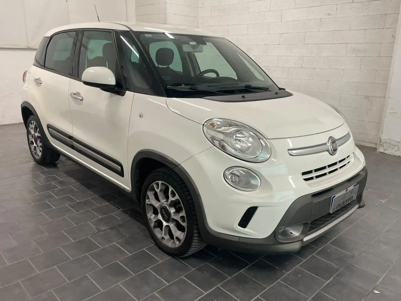 Fiat 500L 1.3 Multijet 85 CV Trekking-UNIPRO — photo 1 of 15