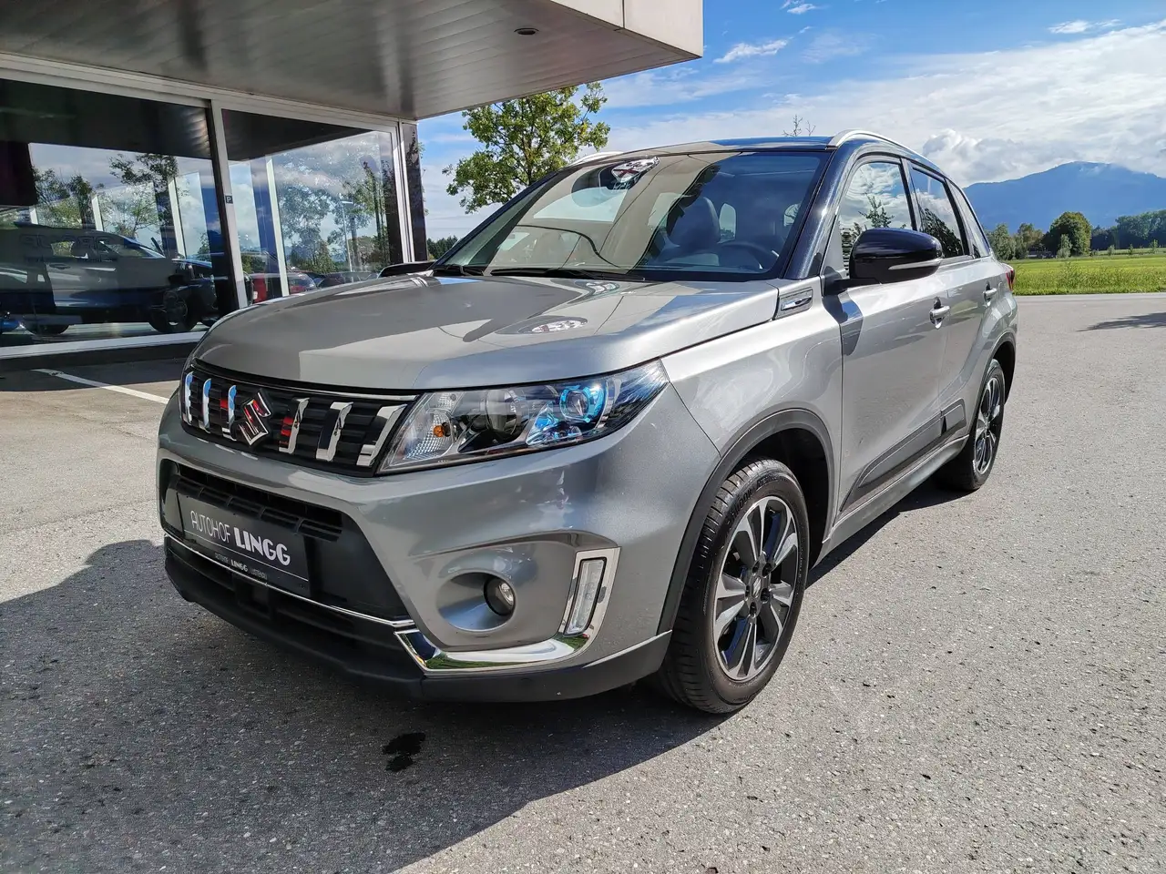 Suzuki Vitara 1,4 DITC Allgrip flash Automatik — photo 1 of 27