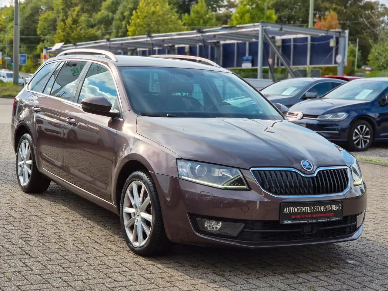 Skoda Octavia Elegance/PDC/2.Hand/Garantie/Bluetooth — photo 1 of 35