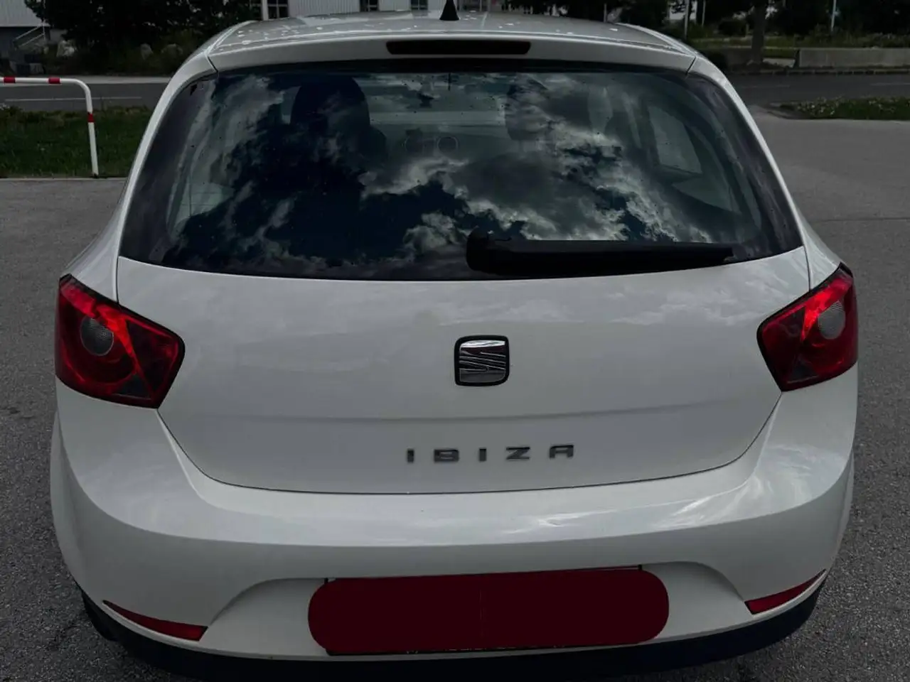 SEAT Ibiza Ibiza ST Reference 1,2 Reference — photo 1 of 14
