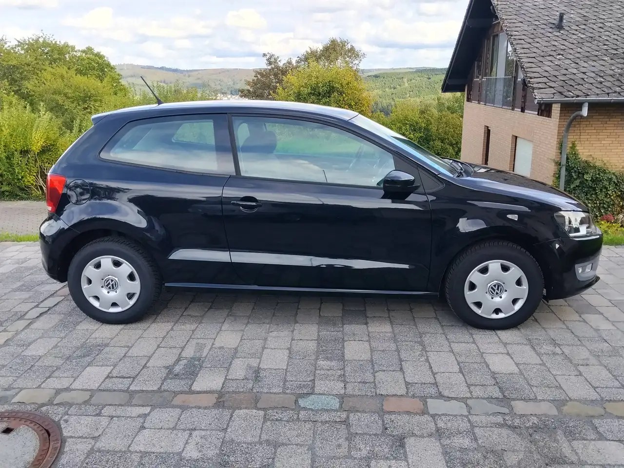 Volkswagen Polo Polo 1.4 Bifuel Comfortline — photo 1 of 12