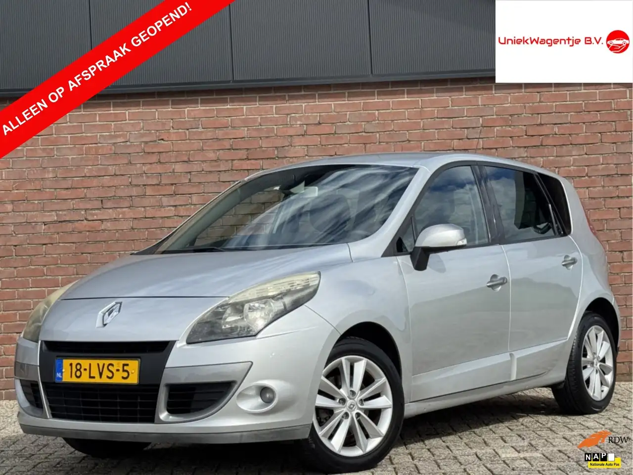 Renault Scenic 1.6 AUTHENTIQUE | NL-AUTO! | NAVI! | CRUISE! — photo 1 of 38