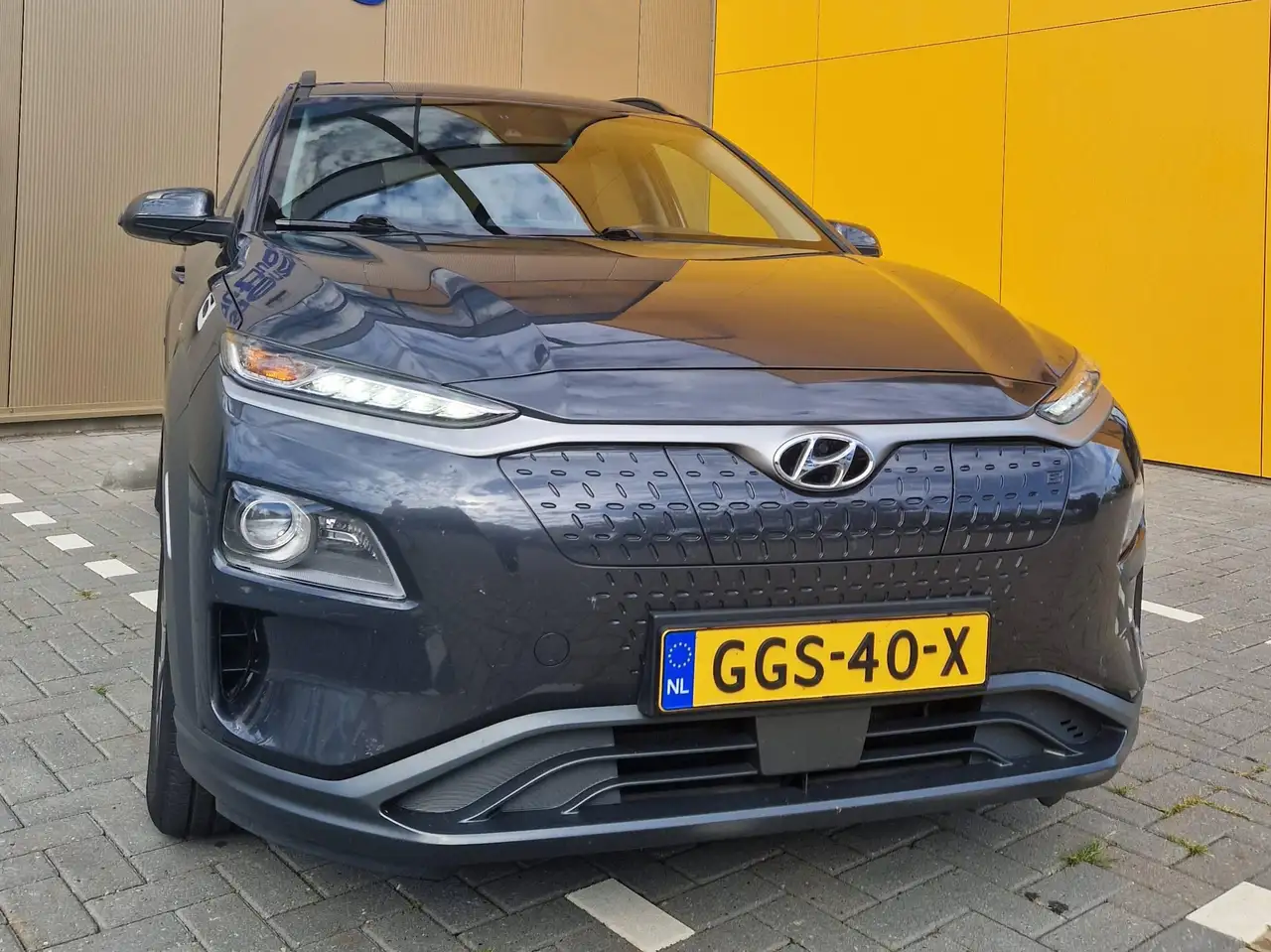 Hyundai KONA KONA EV Prem Sky 64 kWh — photo 1 of 11