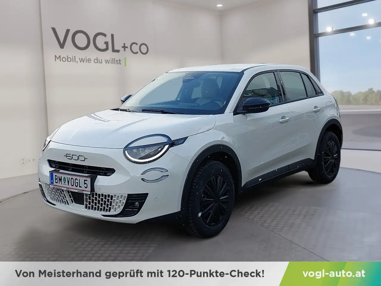 Fiat 600 Hybrid ICON T-Gen3 110Ps — photo 1 of 19