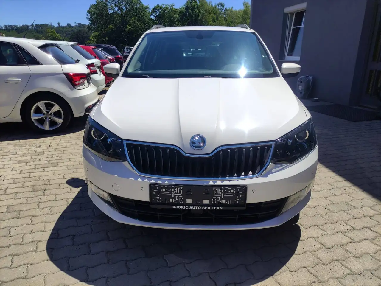 Skoda Fabia — photo 1 of 11