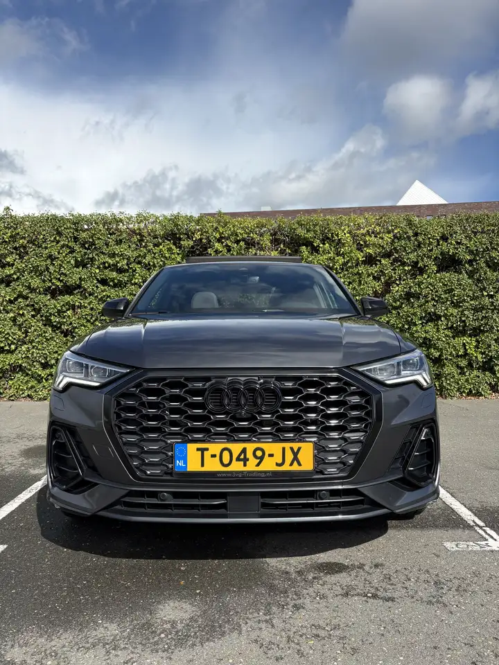 Audi Q3 Sportback 35 TFSI 3x S Line Pano 360 Camera — photo 1 of 20