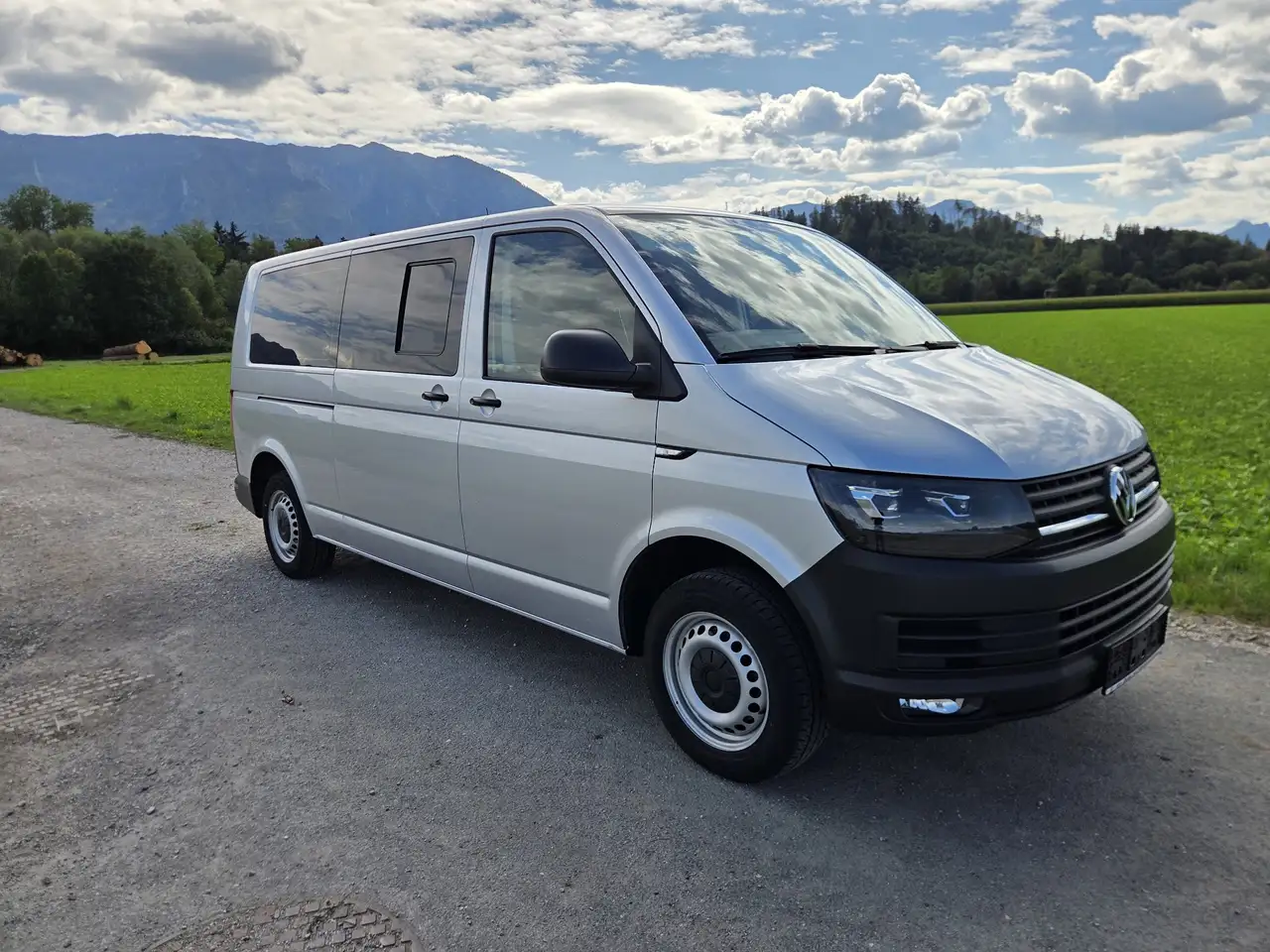 Volkswagen T6 Kombi LR 2,0 TDI BMT — photo 1 of 20