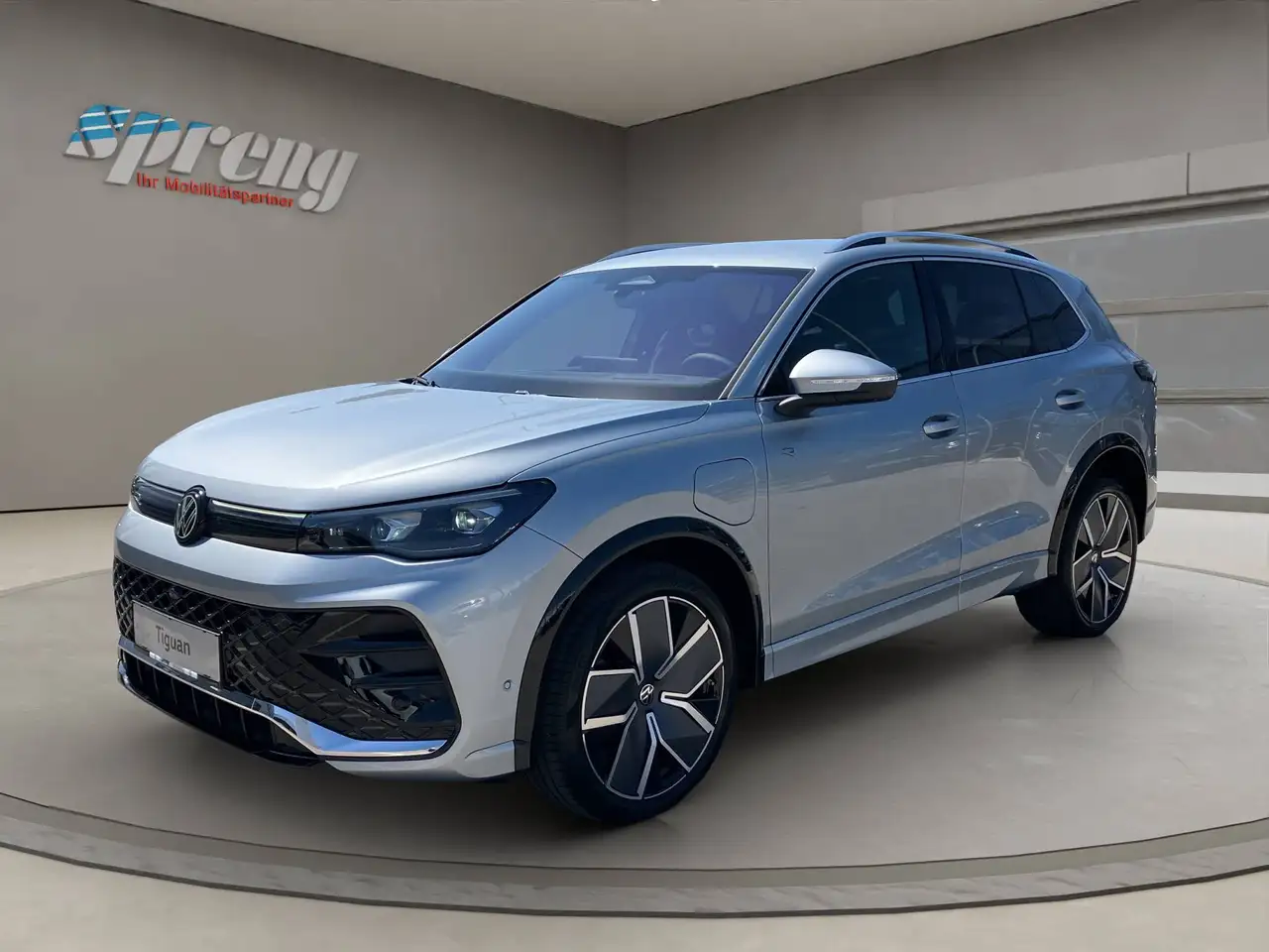 Volkswagen Tiguan R LINE DSG Plugin Hybrid nur € 44.999,-* Monatlich € 368,- — photo 1 of 28