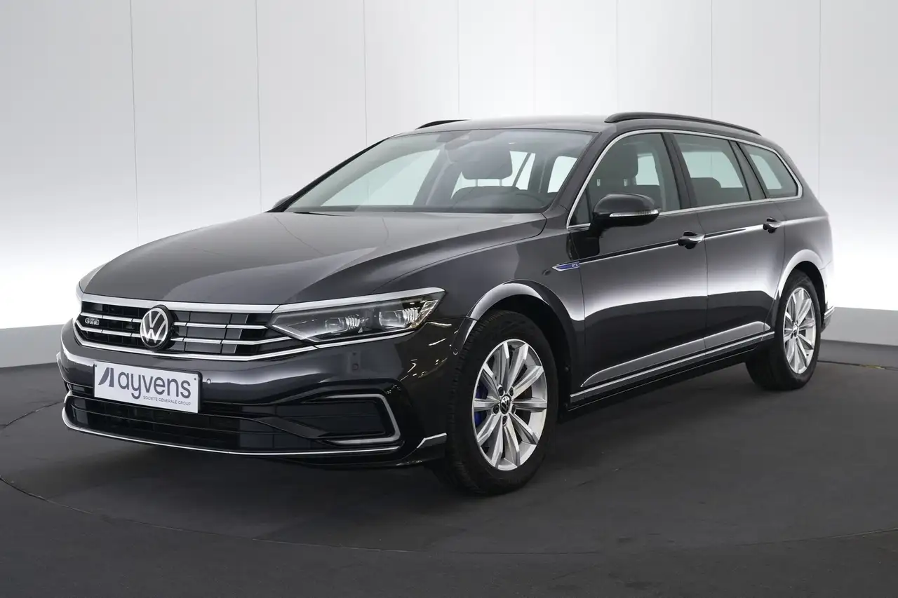 Volkswagen Passat Variant 1.4 TSI PHEV GTE Business DSG LED GPS PDC CAM Carp — photo 1 of 15