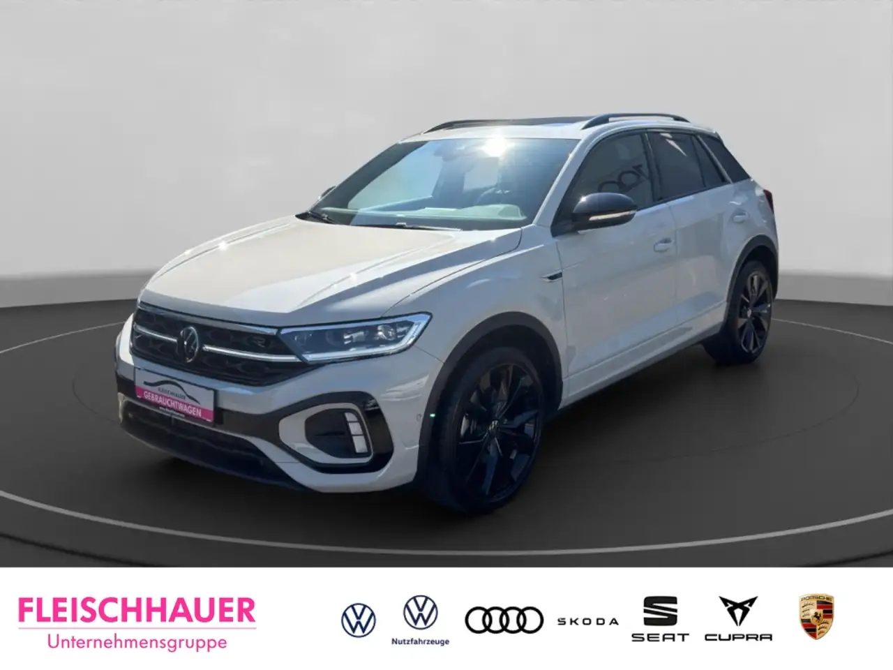 Volkswagen T-Roc 2.0 TDI R-Line 4Motion Pano+Navi+Matrix+CarPlay+Na — photo 1 of 15