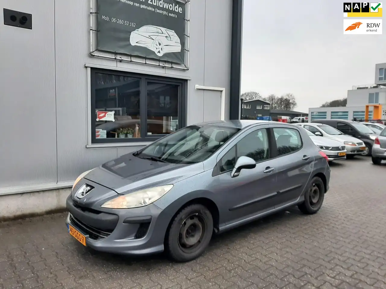 Peugeot 308 1.6 HDiF X-line — photo 1 of 20