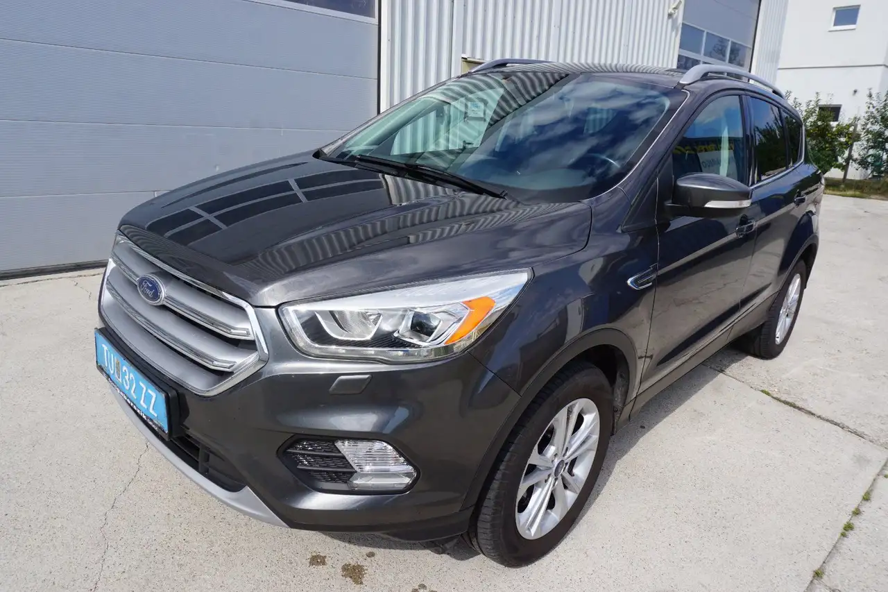 Ford Kuga 1.5 TDCi Titanium 4x2 Start/Stopp — photo 1 of 33