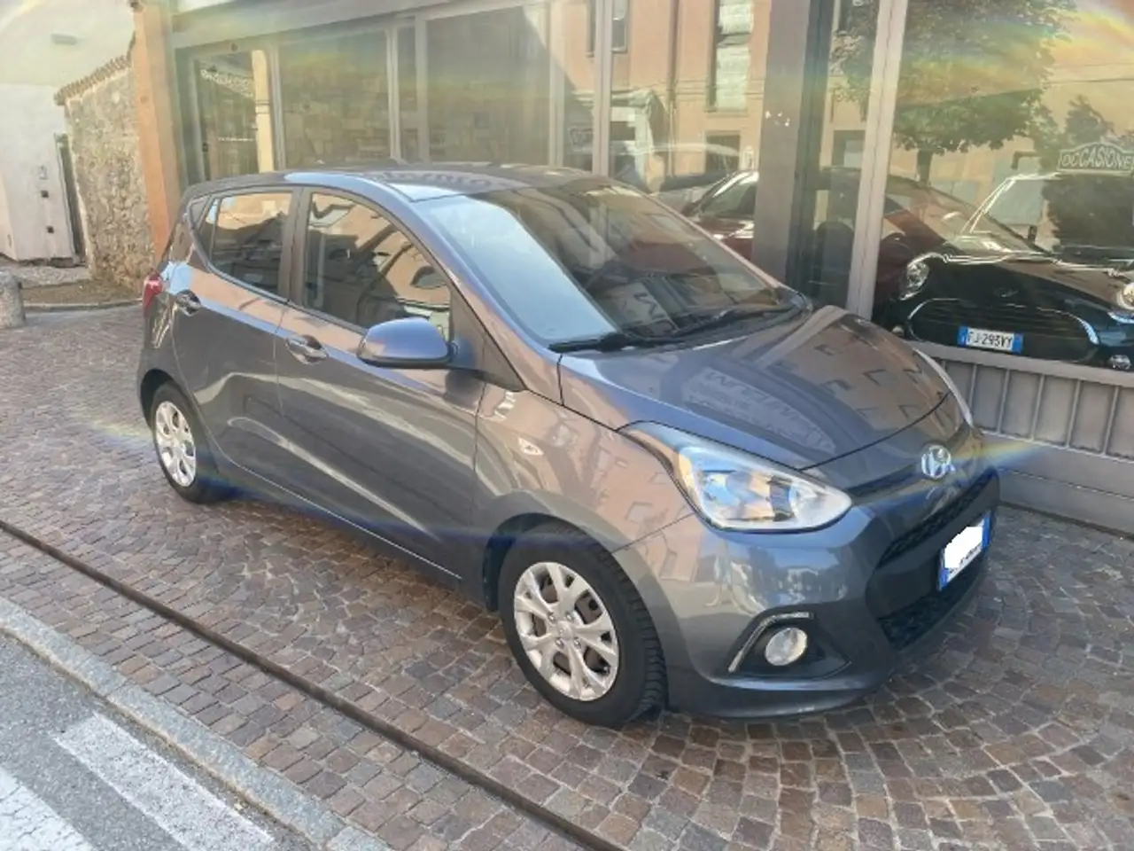 Hyundai i10 1.0 Comfort — photo 1 of 15