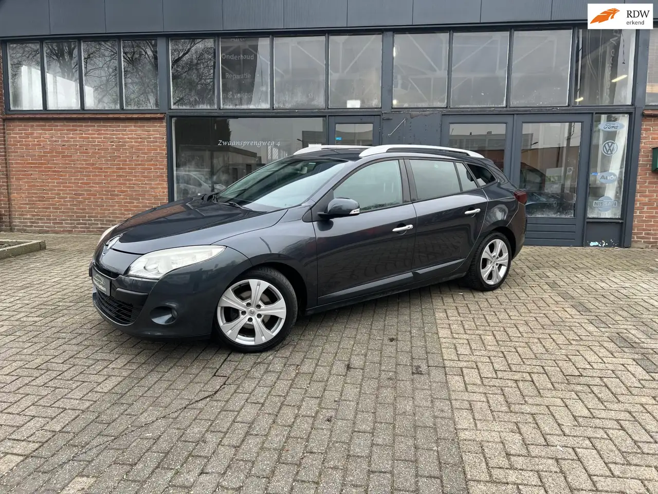 Renault Megane Estate 1.4 TCe Privilége, Airco, Cruise control — photo 1 of 22