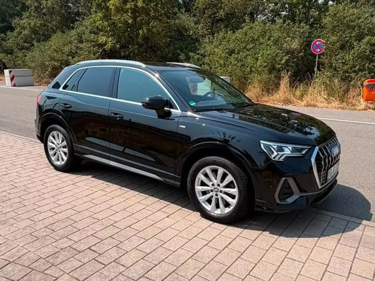 Audi Q3 Q3 40 TFSI quattro S tronic line — photo 1 of 11