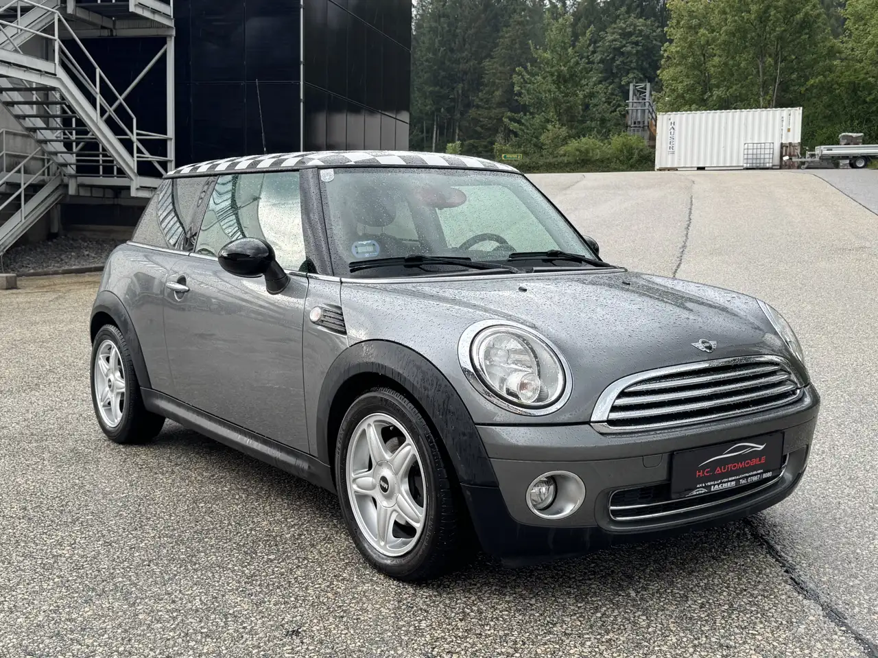 MINI Cooper 1,6 Aut. — photo 1 of 19