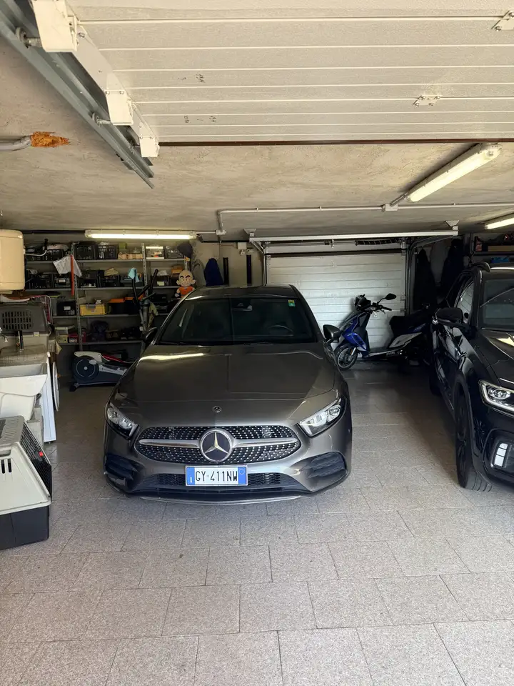 Mercedes-Benz A 200 Premium auto — photo 1 of 7