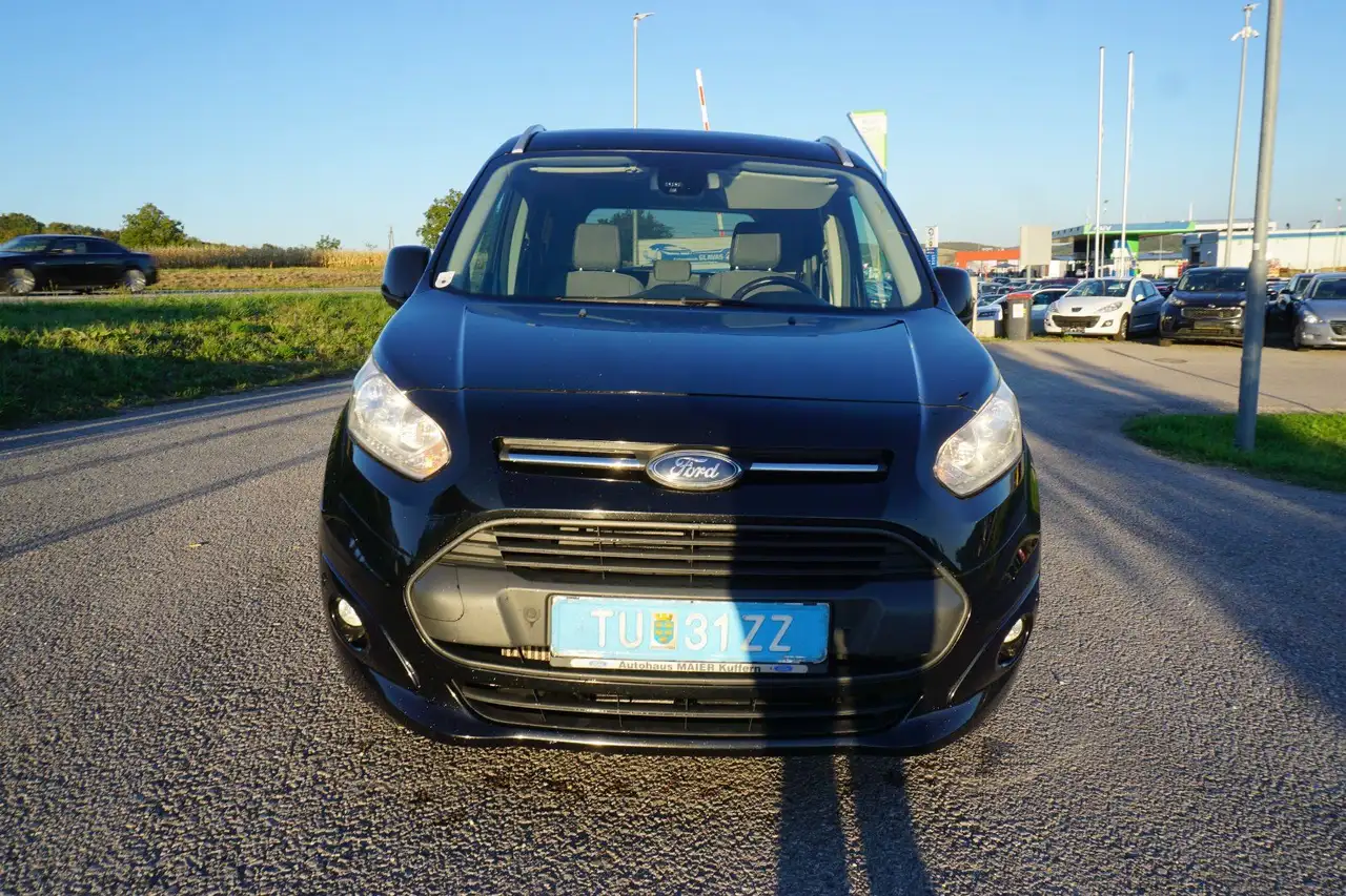 Ford Tourneo Connect 1.0 EcoBoost Titanium — photo 1 of 22
