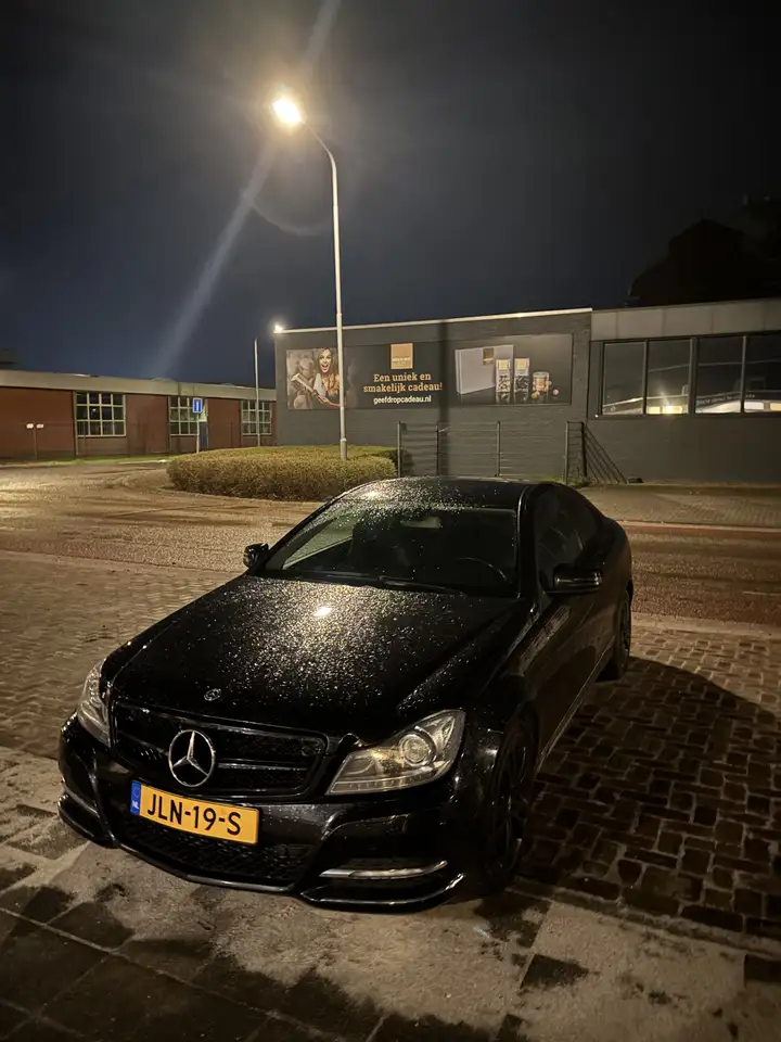 Mercedes-Benz C 180 Coupe BlueEFFICIENCY 7G-TRONIC — photo 1 of 10