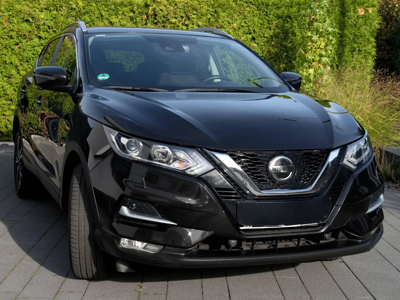 Nissan Qashqai Qashqai 1.3 DIG-T N-CONNECTA — photo 1 of 19