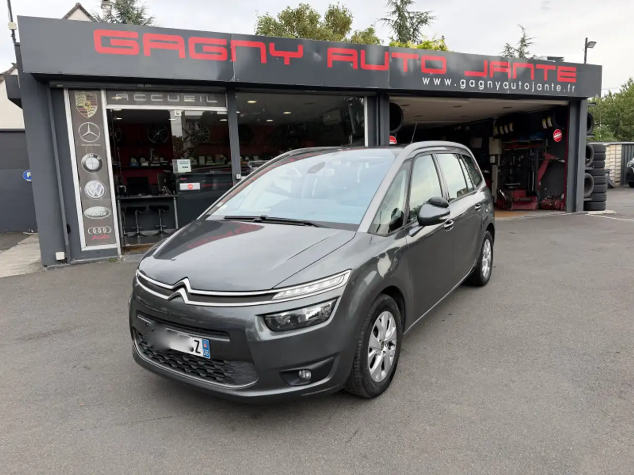 Citroen Grand C4 Picasso E-HDI 115CH INTENSIVE 7 PLACES — photo 1 of 20