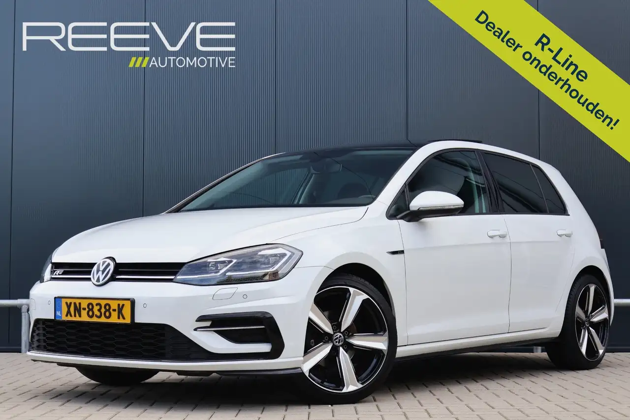 Volkswagen Golf 1.0 TSI Highline Business R | R-Line | Panoramadak — photo 1 of 33