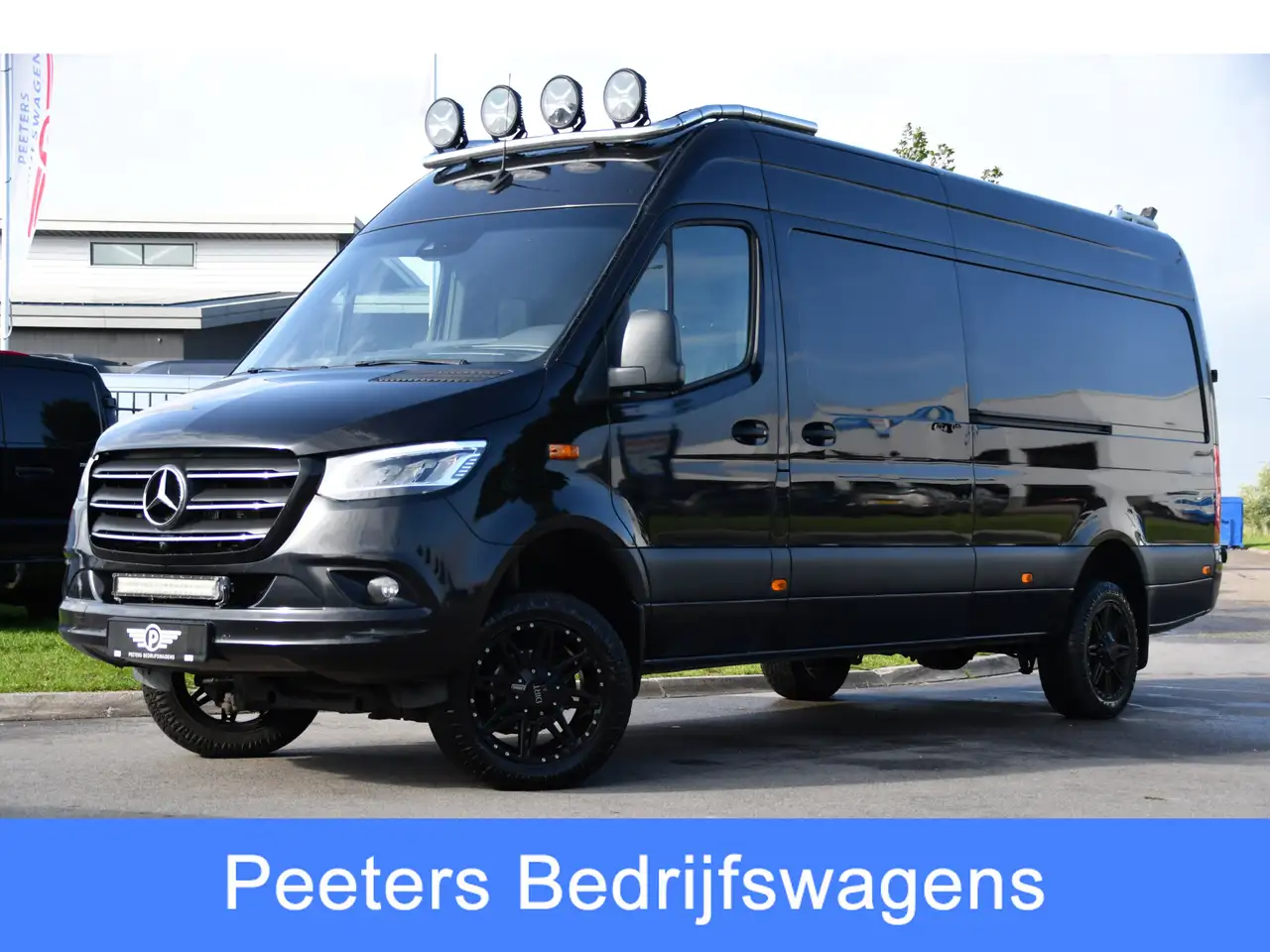 Mercedes-Benz Sprinter 319 V6 3.0 CDI L3H2 Black Edition FULL OPTIONS! Cr — photo 1 of 39