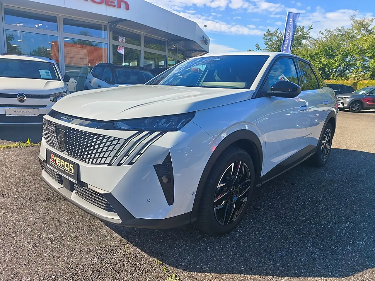 Peugeot 3008 Hybrid 145 E-DCS6 Allure Automatik Mildhybrid J... — photo 1 of 25