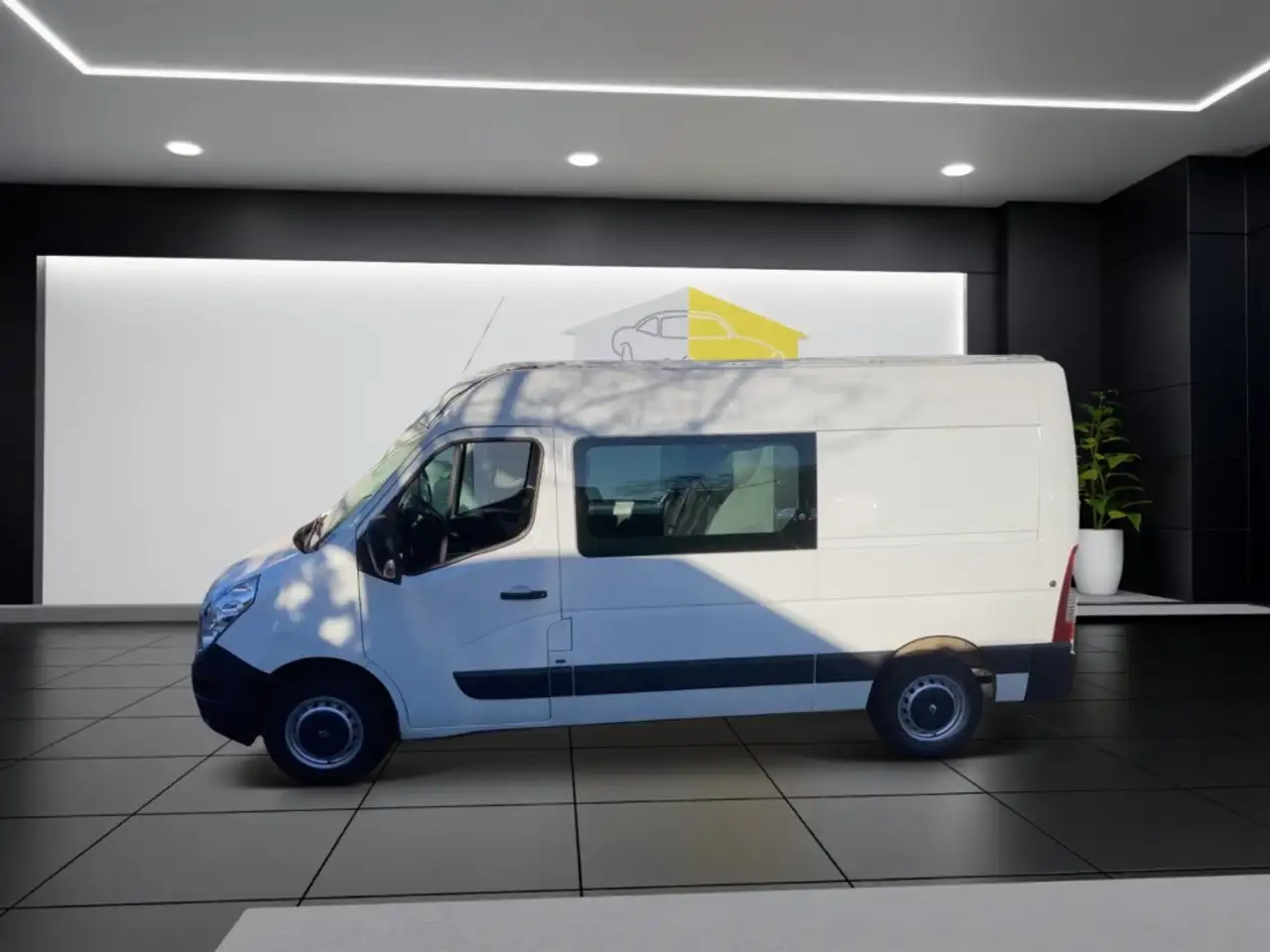 2017 Renault Master Kasten L2H2 HKa 3,5t Doka 7-Sitzer, photograph 3