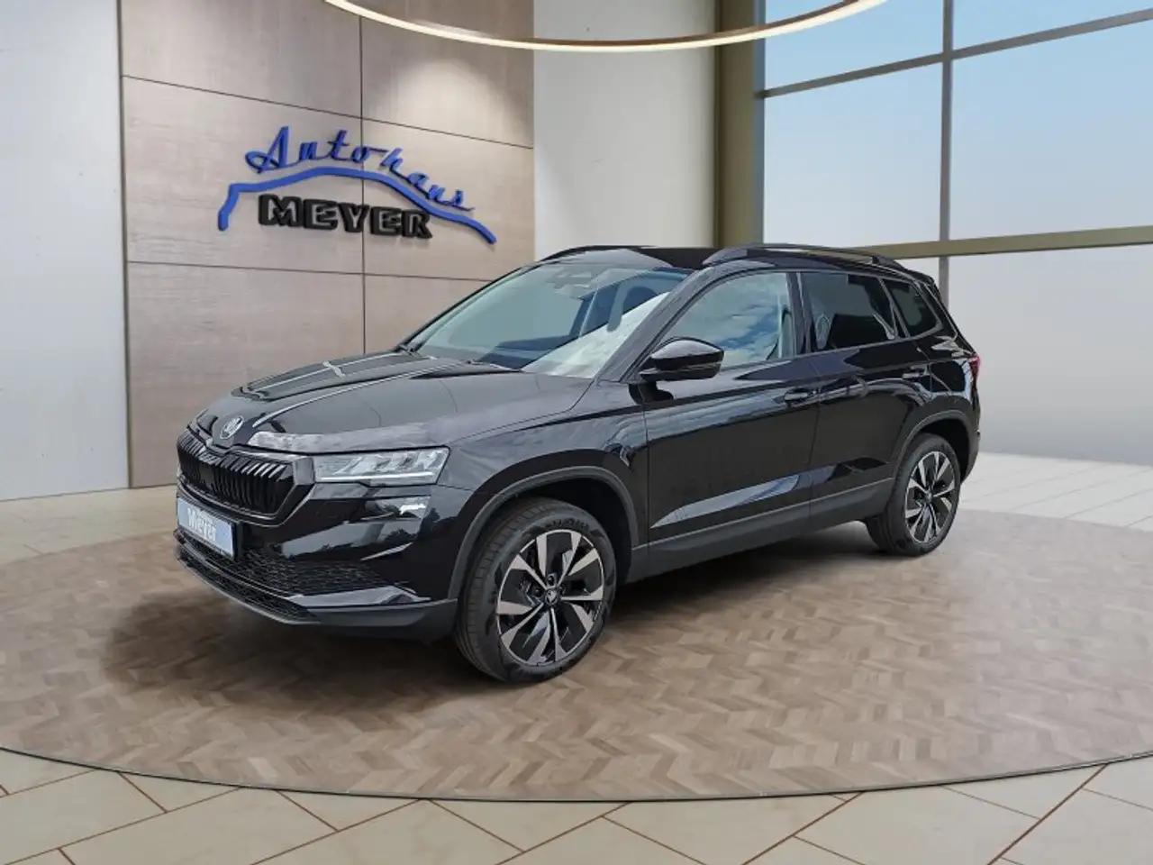 Skoda Karoq 1,5TSI DSG 18*Alu/aAHK/ACC/Kamera/Winterp. — photo 1 of 40