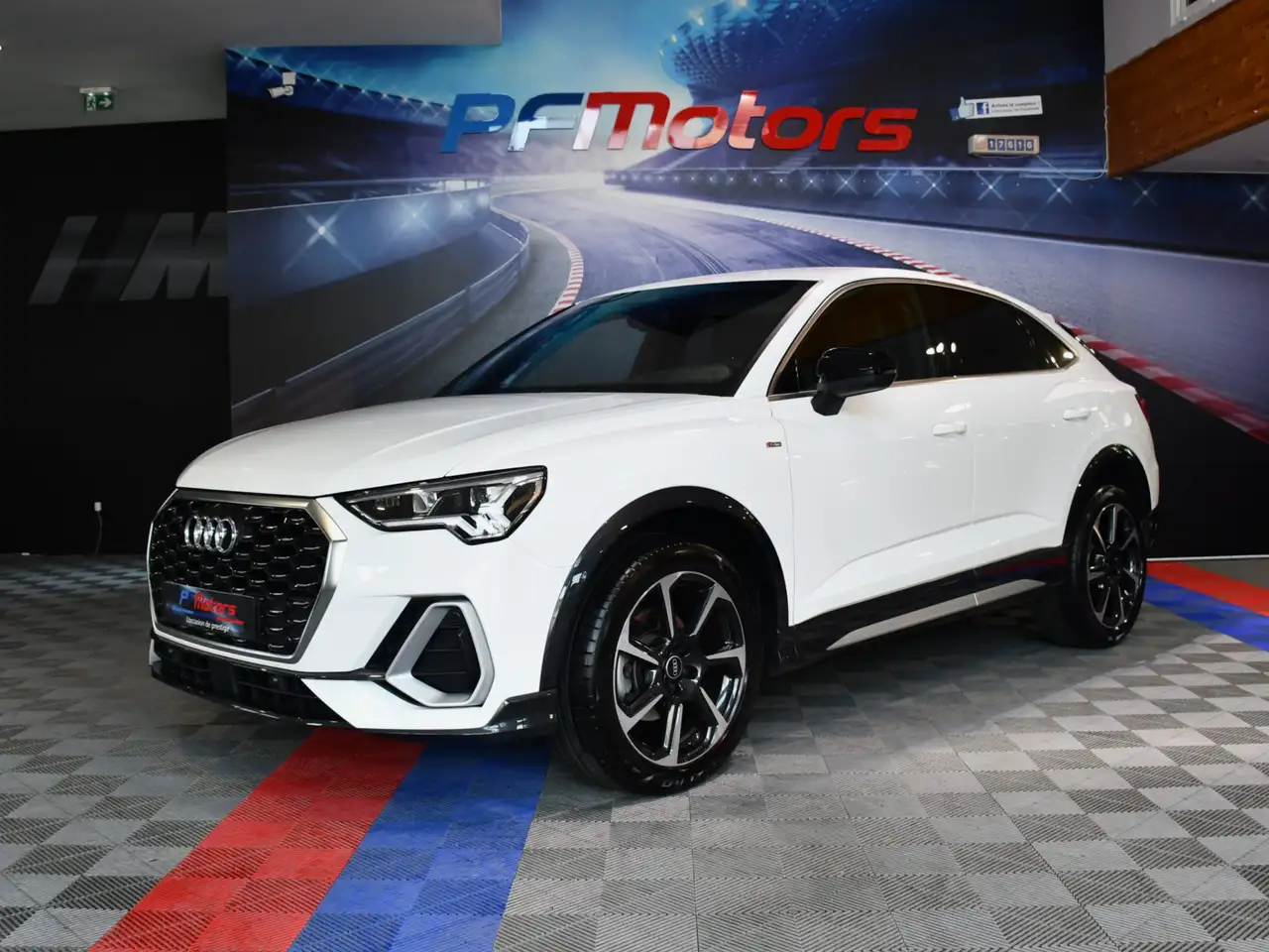 Audi Q3 S-Line 35 TDI 150 S-Tronic GPS Virtual Hayon Pré Sense Car Play Caméra Lane Efficience JA 19 — photo 1 of 32