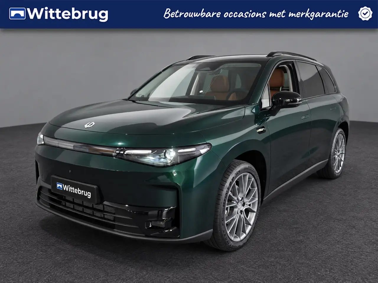 Leapmotor C10 Design REEV 28.4 kWh — photo 1 of 40