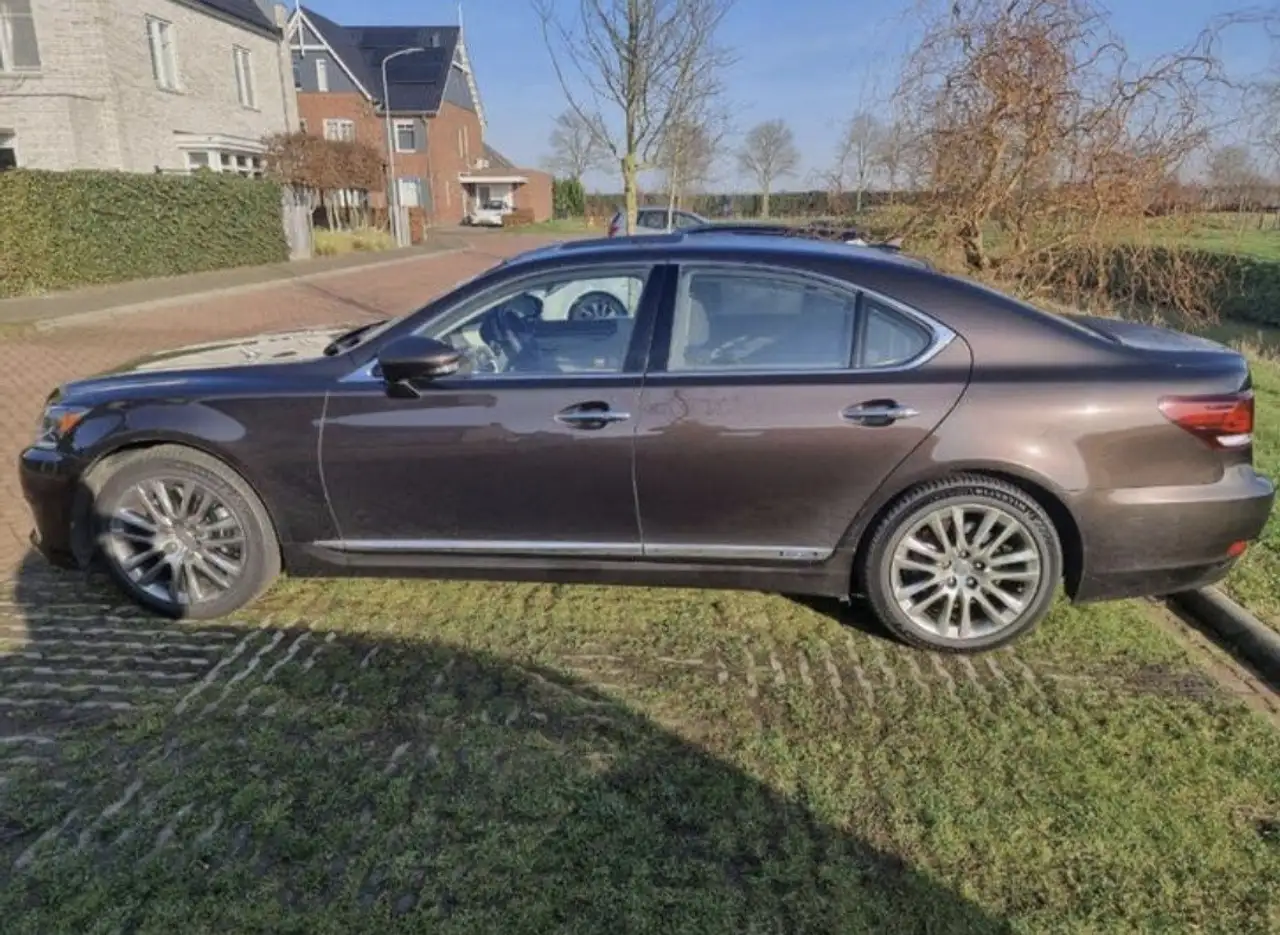 Lexus LS 600 President. 4/9 Grote beurt en Hybridecheck gehad — photo 1 of 15