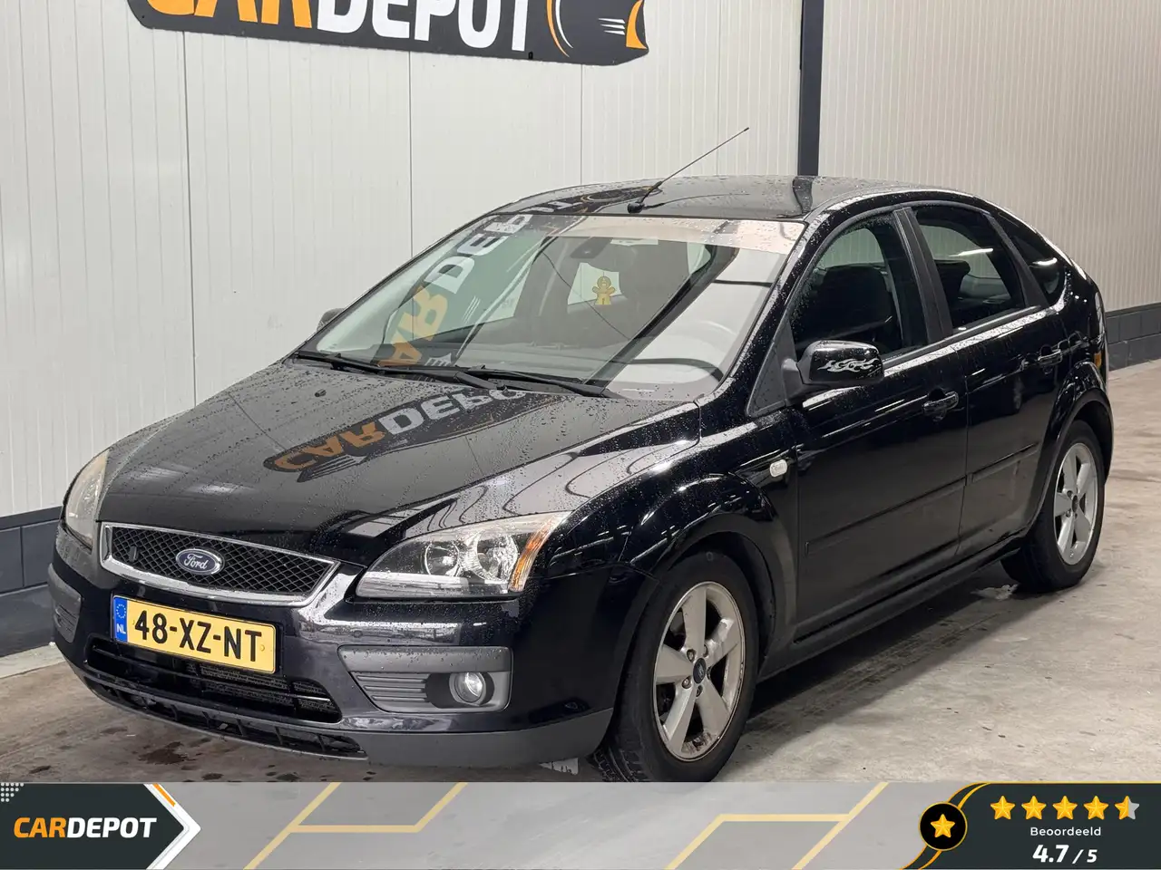 Ford Focus 1.8-16V Ambiente Flexifuel — photo 1 of 28