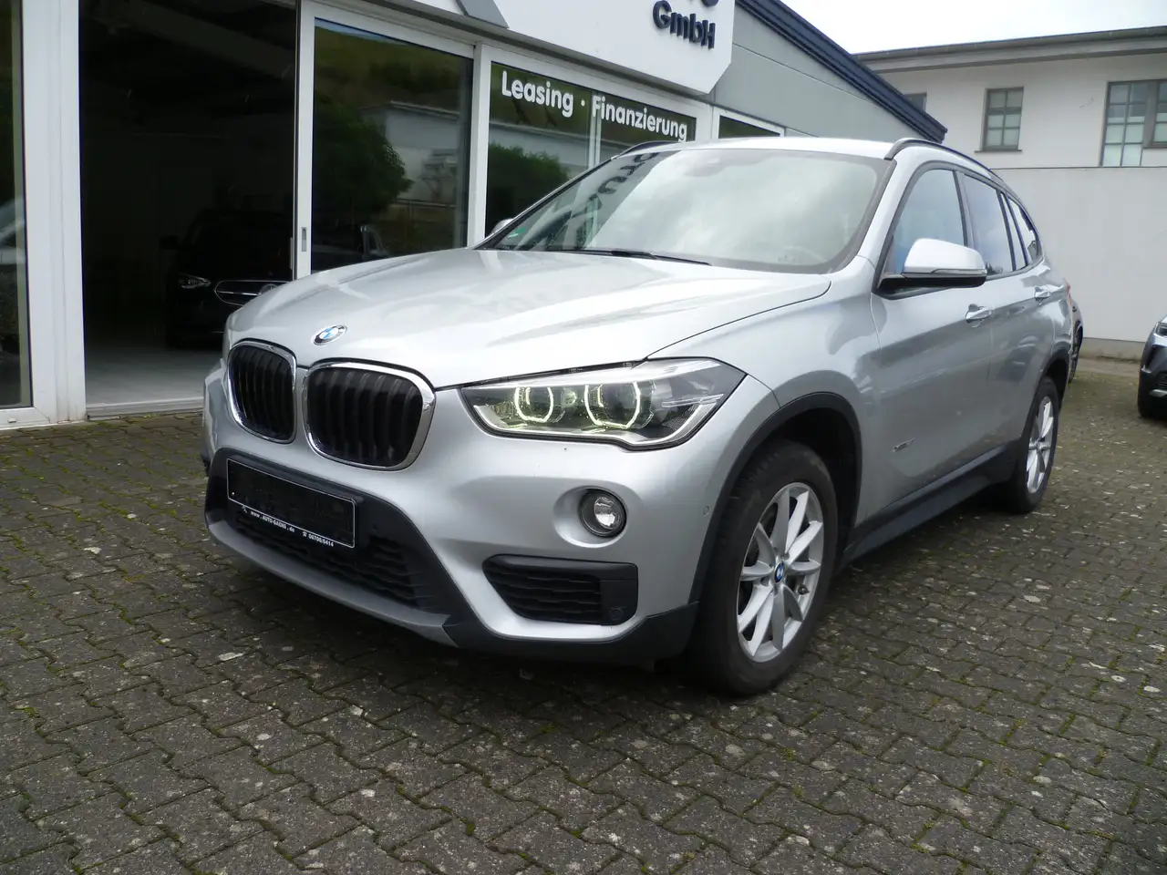BMW X1 xDrive 20 d 4M AHK NAVI SHZ EL.HeckklappePTSKamera — photo 1 of 26