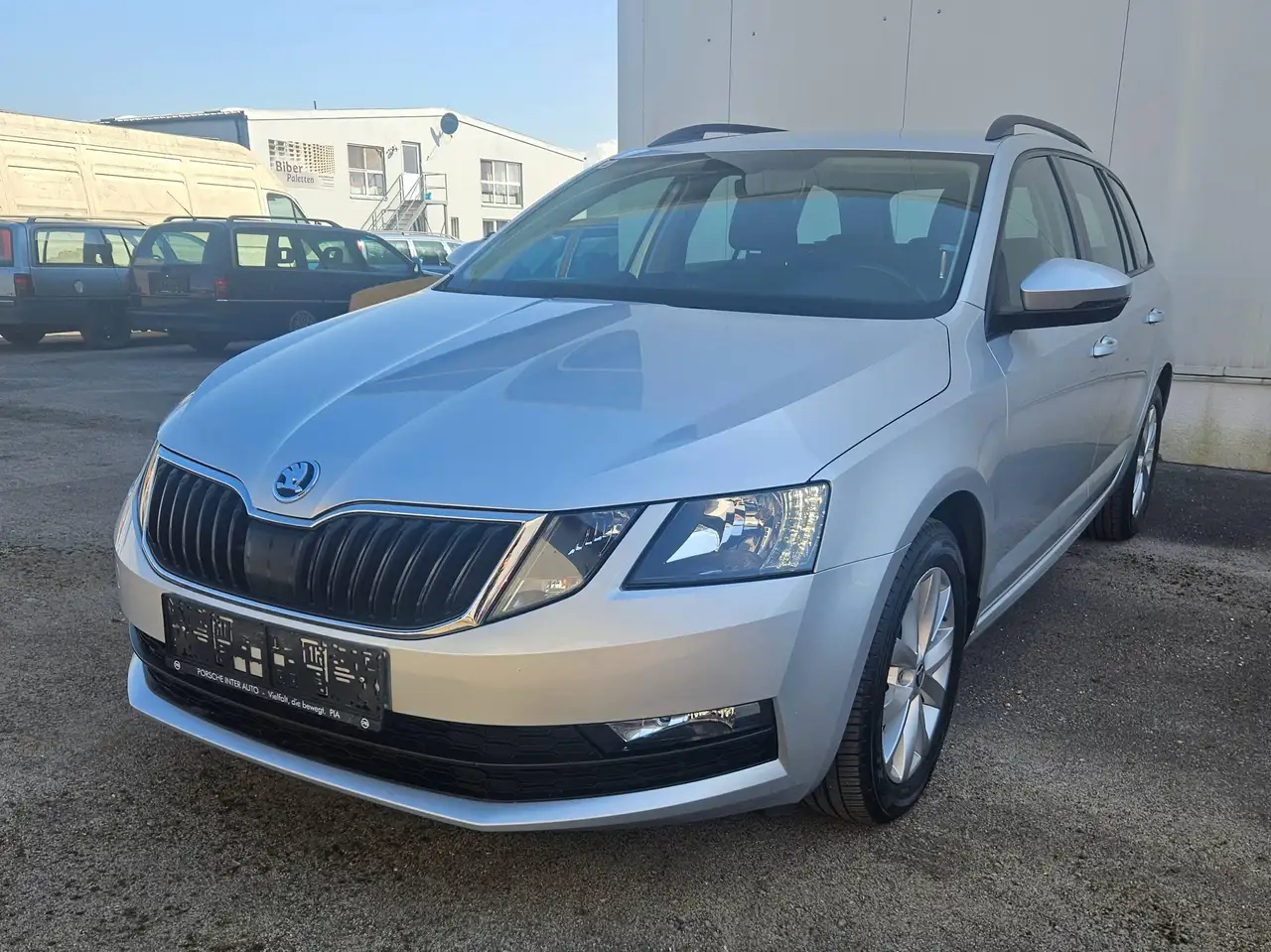 Skoda Octavia Octavia Combi 2,0 TDI Ambition DSG Ambition — photo 1 of 30