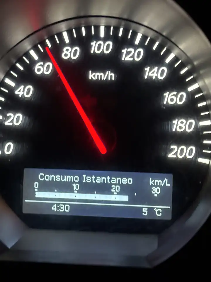 Suzuki Grand Vitara 1.9 ddis crossover Executive 5p E5 — photo 1 of 15