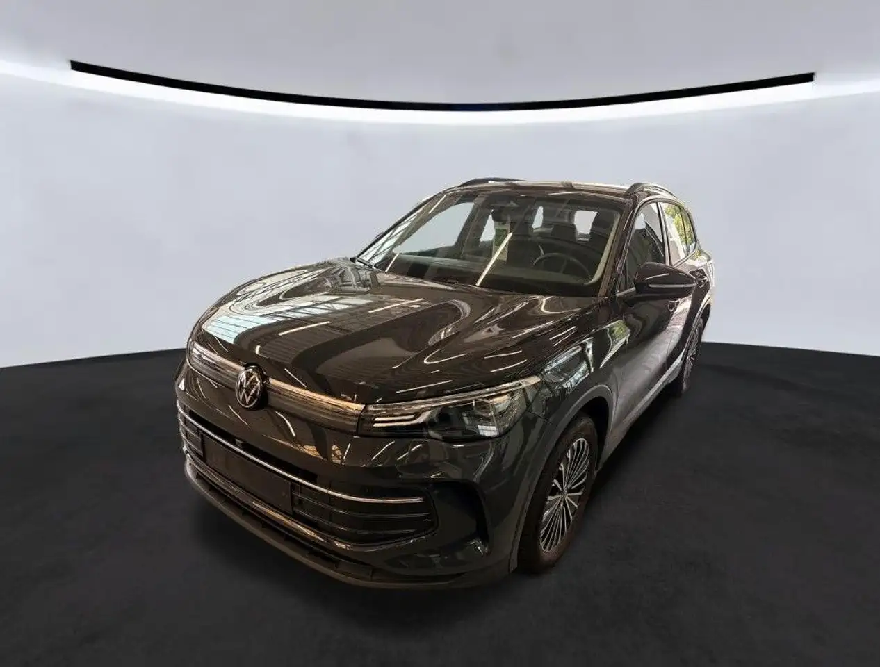 Volkswagen Tiguan 2.0 TDI Life*AHK*IQ-DRIVE*KOMFORT-Paket* — photo 1 of 5