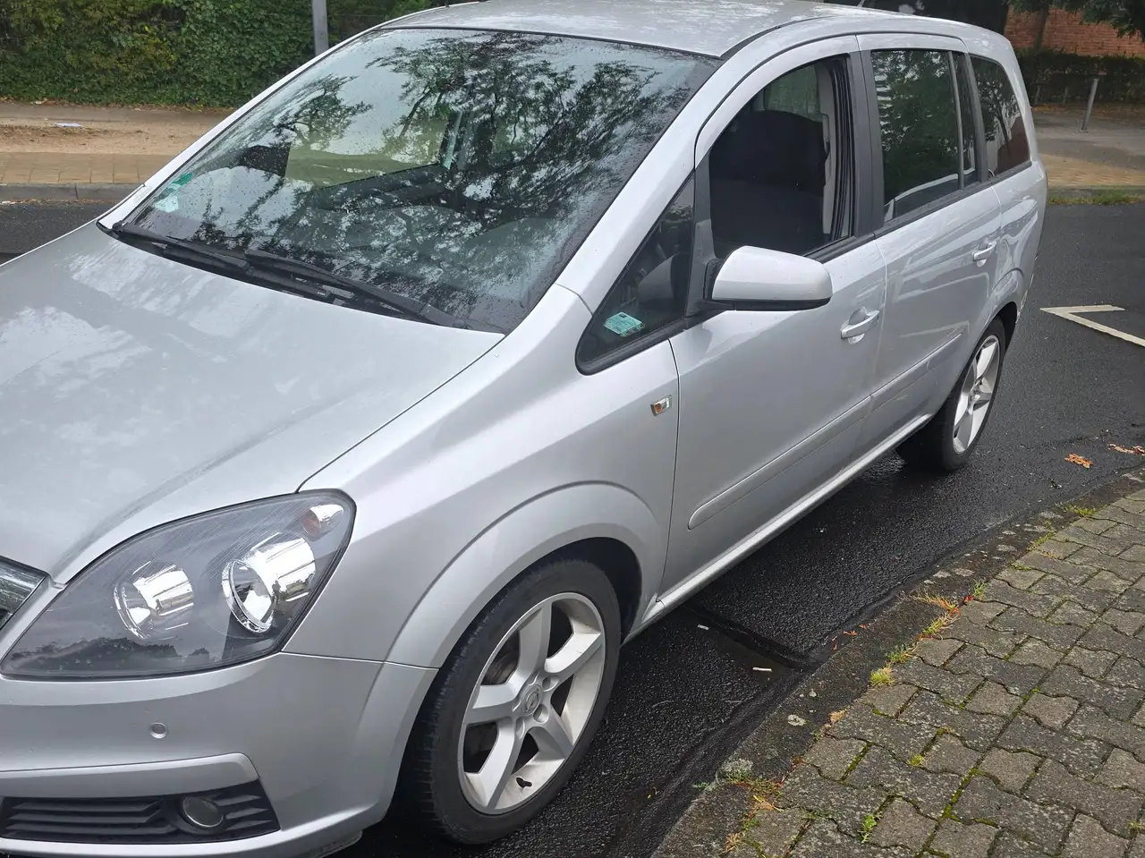 Opel Zafira Zafira 1.8 Edition / 7 Sitzer / Halbautomatik Allwetter Alu Fahrbereit — photo 1 of 14
